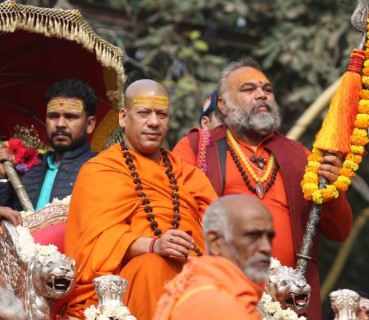 महाकुंभ नगरी प्रयागराज में 144 वर्ष बाद संतों का प्रवेश निरंतर जारी