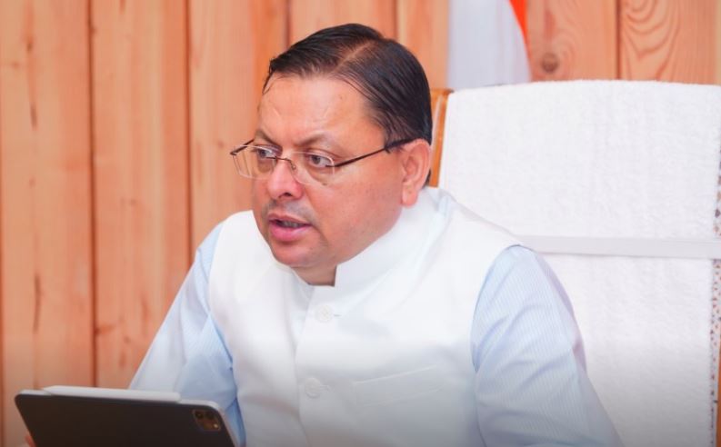 राज्य में कफ सिरप पर धामी सरकार की छापेमारी, नमूने सील कर जांच को भेजे।