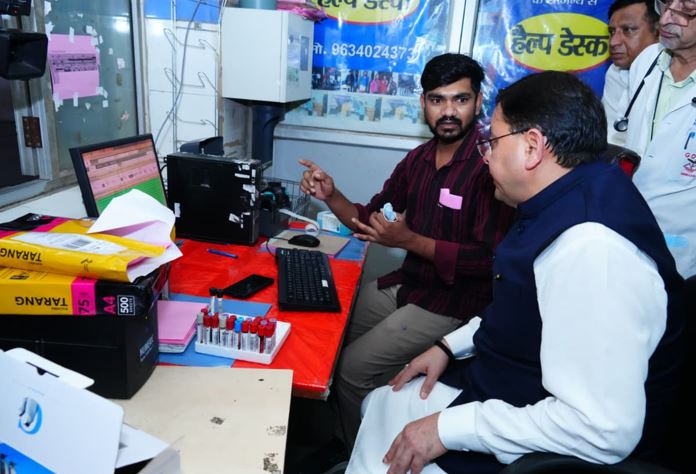 मुख्यमंत्री धामी द्वारा दून अस्पताल का निरीक्षण, मरीजों से सीधे संवाद कर जानी उनकी स्वास्थ्य सेवाओं की स्थिति