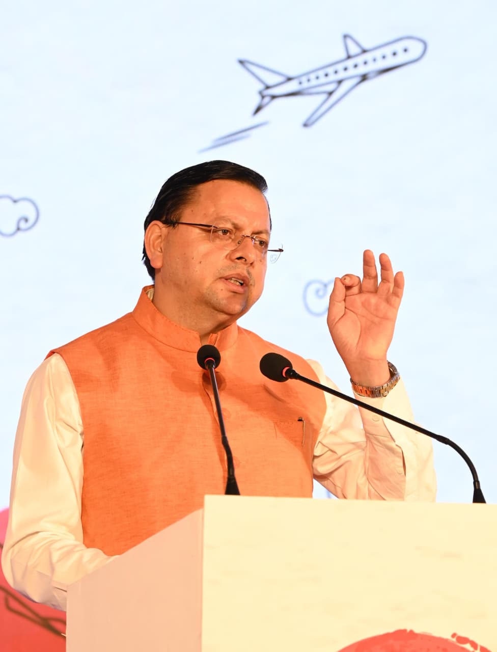 सीएम धामी बोले – युवाओं के भविष्य के लिए झुक सकता हूं, कुर्बानी भी दे सकता हूं।