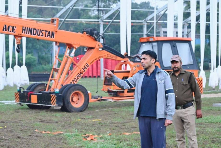 डीएम सविन बंसल ने एफआरआई परिसर का किया औचक निरीक्षण