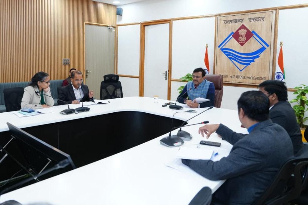 मुख्य सचिव आनन्द बर्द्धन की अध्यक्षता में व्यय वित्त समिति की बैठक हुई, जिसमें विभागीय प्रस्तावों को मंजूरी दी गई।