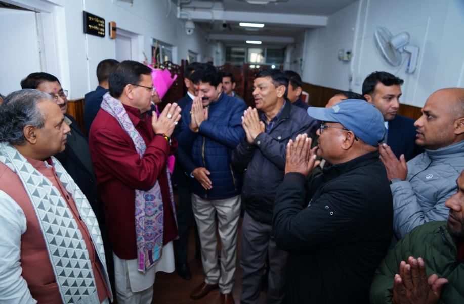 राज्य निगम कर्मचारी महासंघ ने की सीएम धामी सहित वरिष्ठ नौकरशाहों से मुलाकात, नववर्ष की शुभकामनाएं की प्रेषित