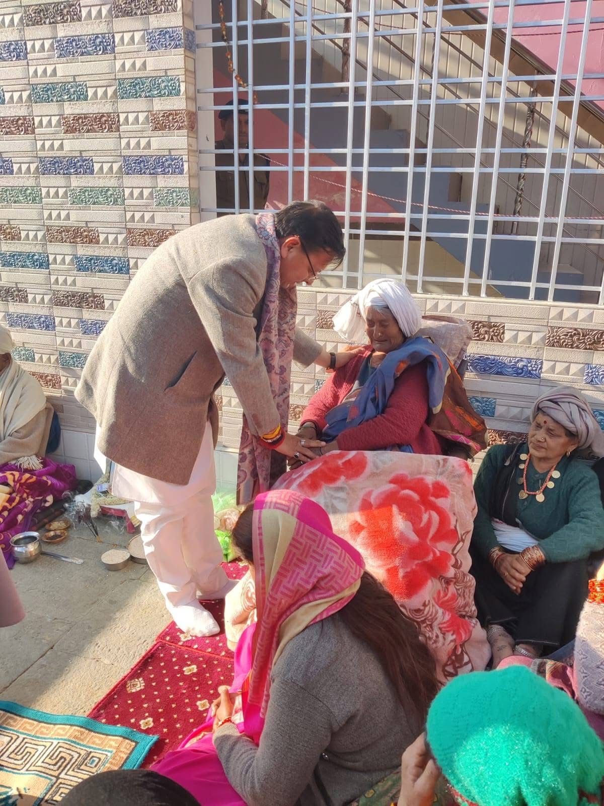 मुख्यमंत्री पुष्कर सिंह धामी ने वरिष्ठ तीर्थ पुरोहित स्व. श्रीनिवास पोस्ती जी को दी श्रद्धांजलि