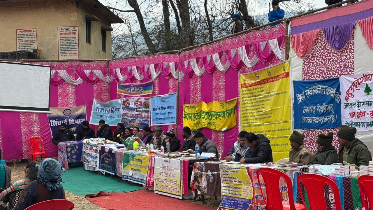 मुख्यमंत्री धामी की गुड गवर्नेंस से गांव-गांव पहुँची सरकार, 5.55 सौ से अधिक कैंपों में 4.36 लाख लोगों को मिला सीधा लाभ