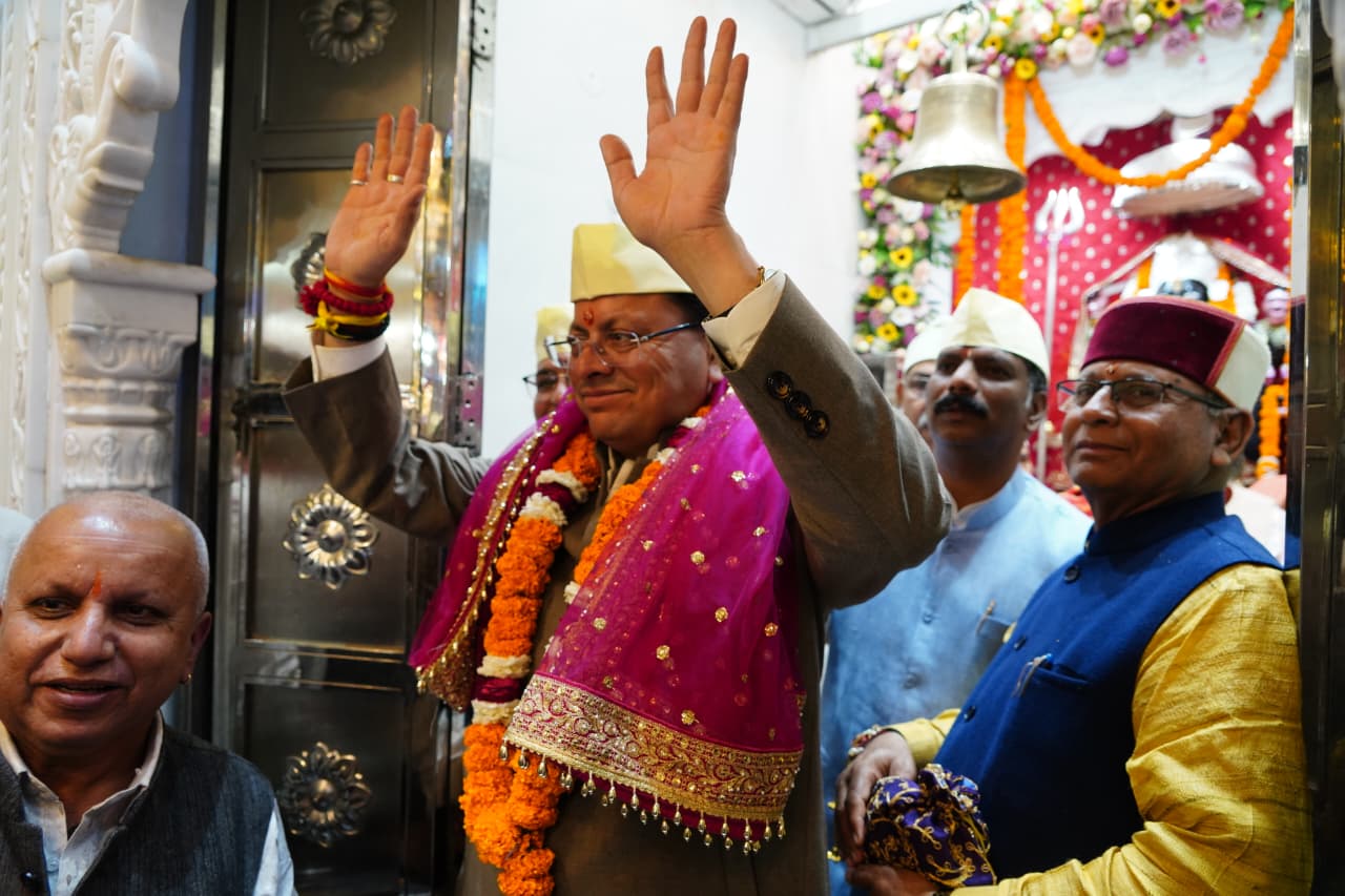 चैत्र नवरात्र के पावन अवसर पर मुख्यमंत्री पुष्कर सिंह धामी ने माँ कालिका मंदिर में की पूजा-अर्चना