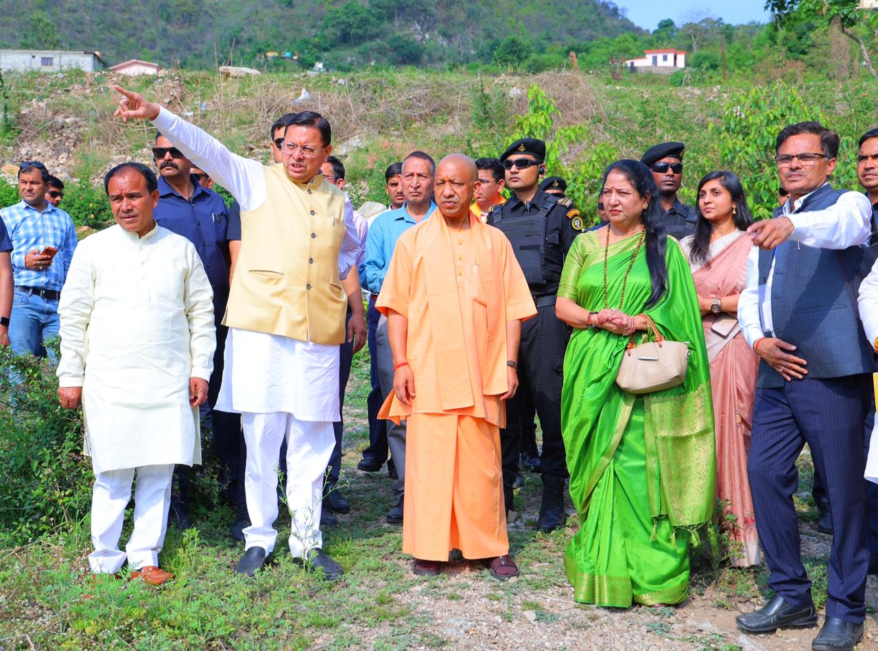 यमकेश्वर पहुंचे मुख्यमंत्री योगी आदित्यनाथ और मुख्यमंत्री पुष्कर सिंह धामी, साझा की विकास की दृष्टि