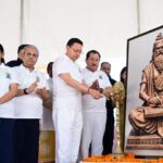 मुख्यमंत्री पुष्कर सिंह धामी ने बनबसा में किया सामूहिक योगाभ्यास, योग को दैनिक जीवन का हिस्सा बनाने का किया आह्वान