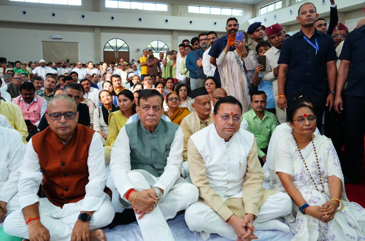मुख्यमंत्री धामी ने खण्डूड़ी जी की स्मृति में आयोजित सभा में श्रद्धांजलि अर्पित की।
