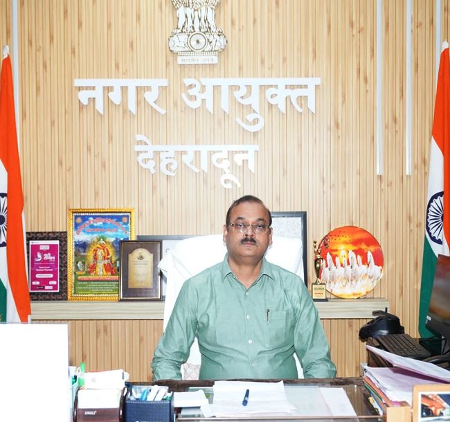 सहायक नगर आयुक्त के कक्ष में शराब पीकर बदतमीजी करने वाले आउटसोर्स कर्मी पर बड़ी कार्रवाई, सेवा समाप्त