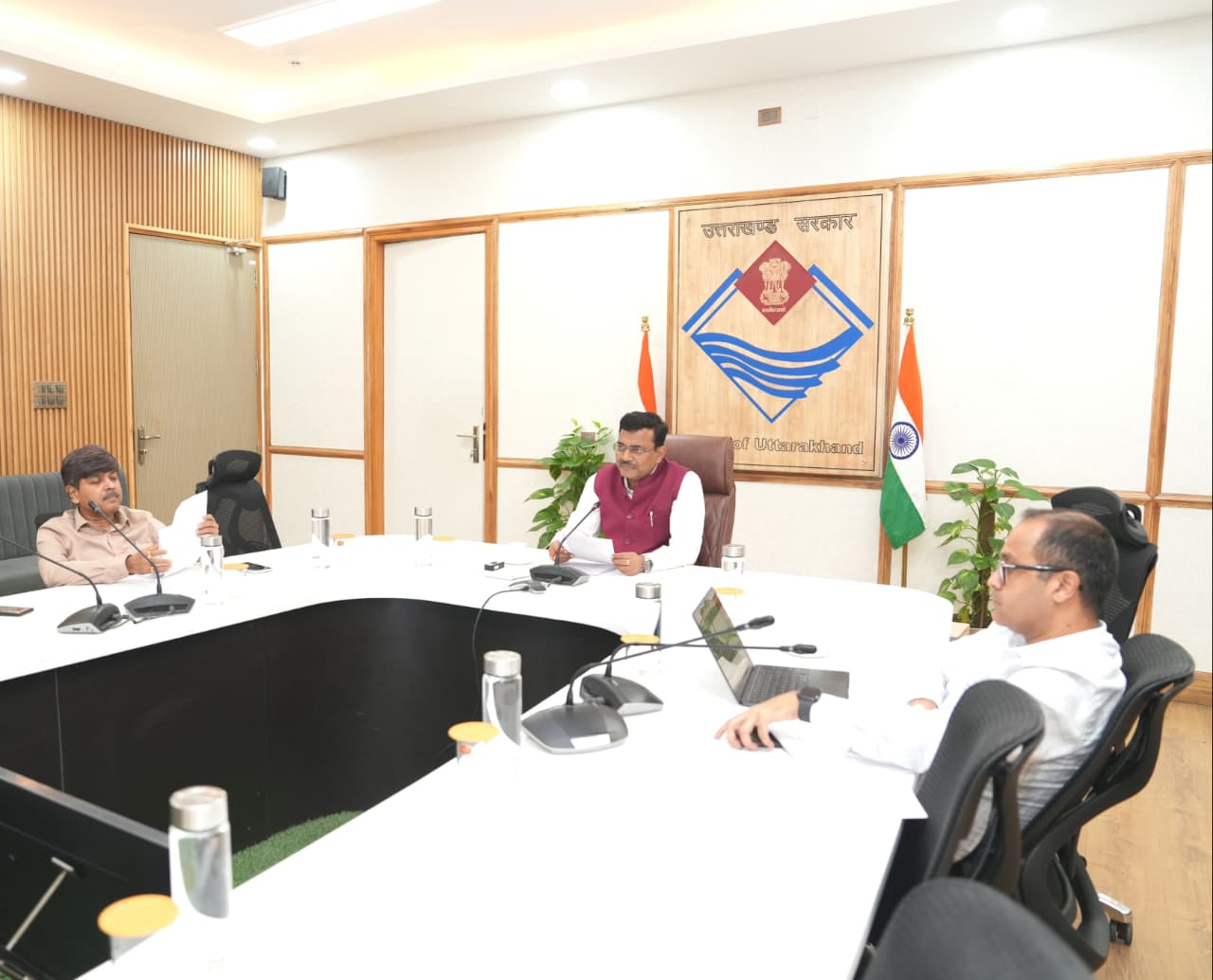 मुख्य सचिव आनन्द बर्द्धन ने की पीएम पोषण और समग्र शिक्षा की समीक्षा, मिड-डे मील के सोशल ऑडिट के निर्देश