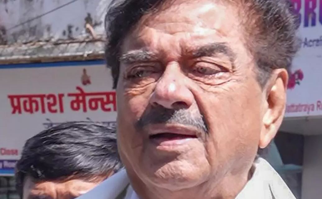पटना: बांकीपुर उपचुनाव में प्रशांत किशोर को शत्रुघ्न सिन्हा का समर्थन, युवाओं से की खास अपील