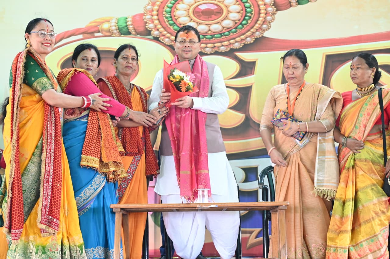 मुख्यमंत्री धामी की महिलाओं को बड़ी सौगात, 60 साल की उम्र से रोडवेज बसों में मिलेगा मुफ्त सफर