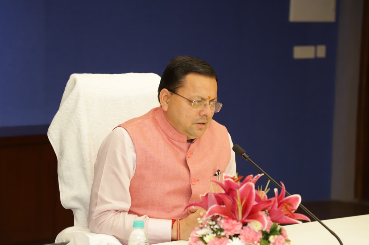 बुद्धिजीवियों से संवाद में मुख्यमंत्री धामी ने साझा की उत्तराखण्ड के विकास की प्राथमिकताएं