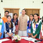 मुख्यमंत्री युवा विद्यार्थी मंथन कार्यक्रम में 140 चयनित छात्र-छात्राओं से मुख्यमंत्री धामी ने किया संवाद