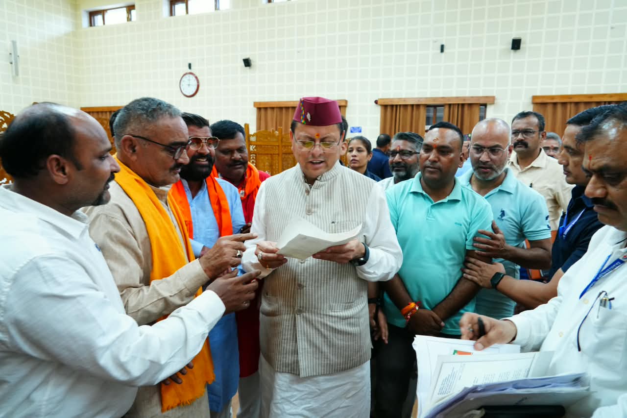जनसमस्याओं का त्वरित एवं समयबद्ध समाधान सुनिश्चित करें – मुख्यमंत्री पुष्कर सिंह धामी