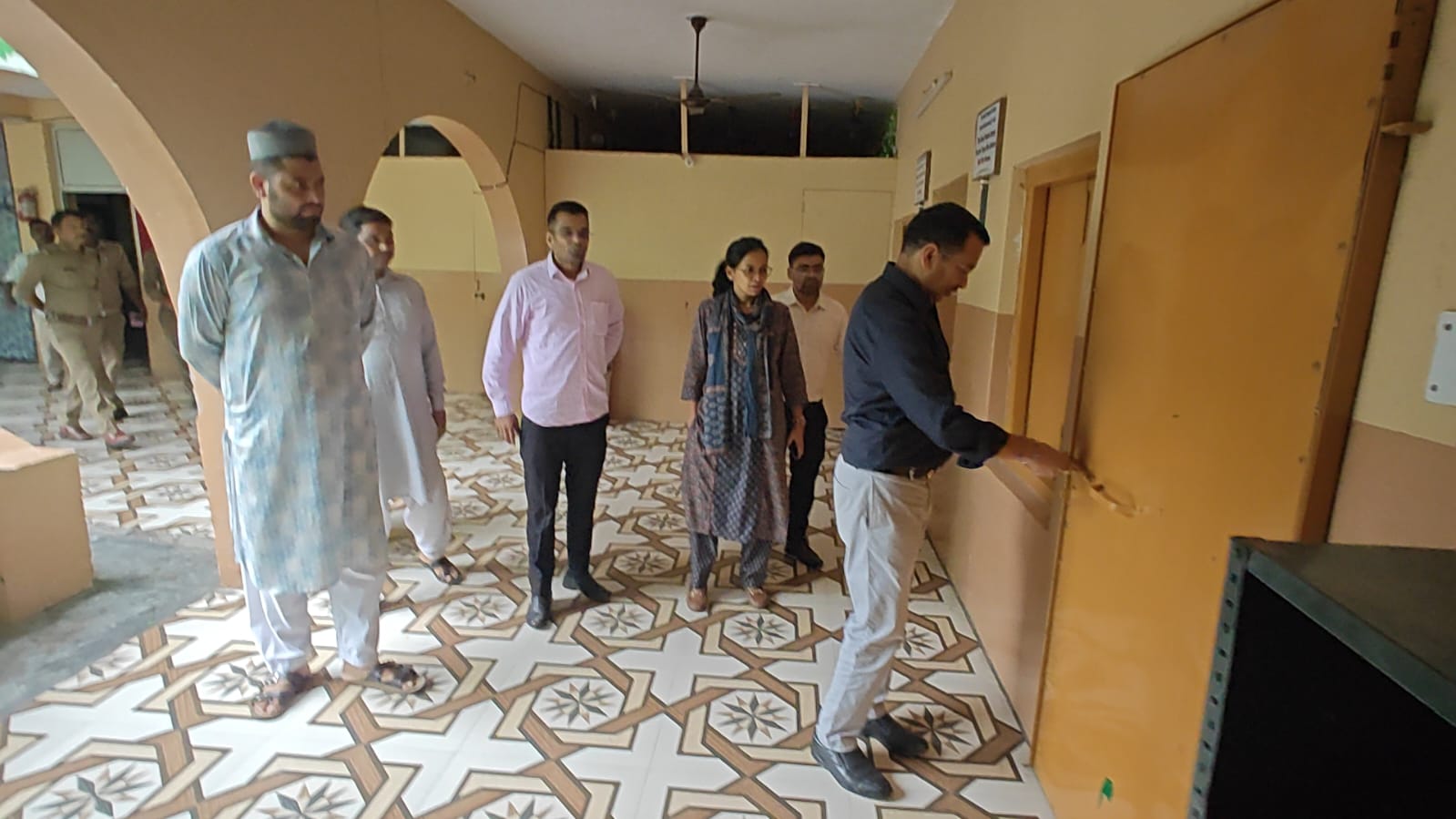 बिना मान्यता संचालित मदरसों पर धामी सरकार की कार्रवाई जारी, देहरादून-हल्द्वानी में कई मदरसे सील बिना मान्यता संचालित मदरसों पर धामी सरकार की कार्रवाई जारी, देहरादून-हल्द्वानी में कई मदरसे सील